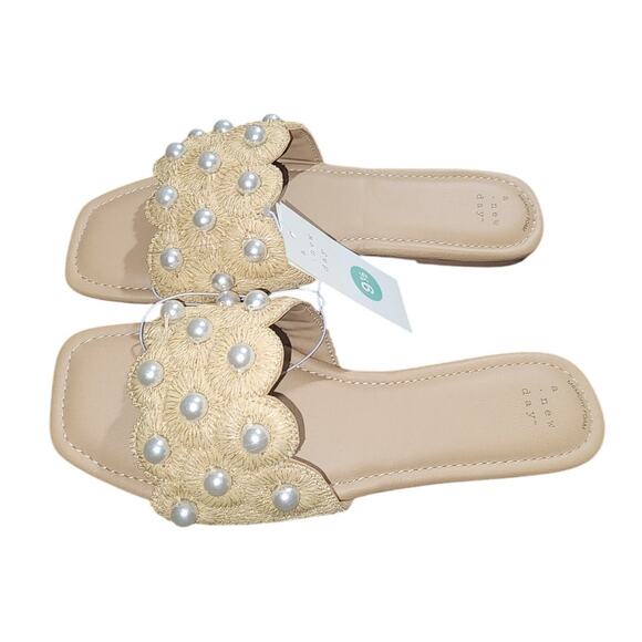 A New Day Delaney Ornament Pearl Slide Sandals Memory Foam Insole Tan 9.5 - Picture 5 of 7